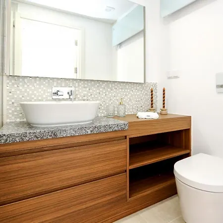 Apartment Faro, Modern Duplex With A Bliss Terrace Faro