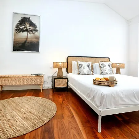 Faro, Modern Duplex With A Bliss Terrace 아파트