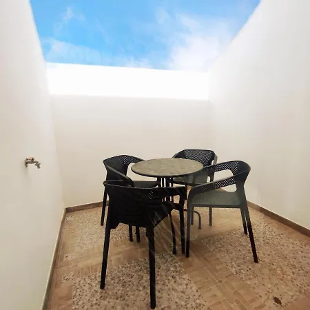 Faro, Modern Duplex With A Bliss Terrace Appartement District de Faro